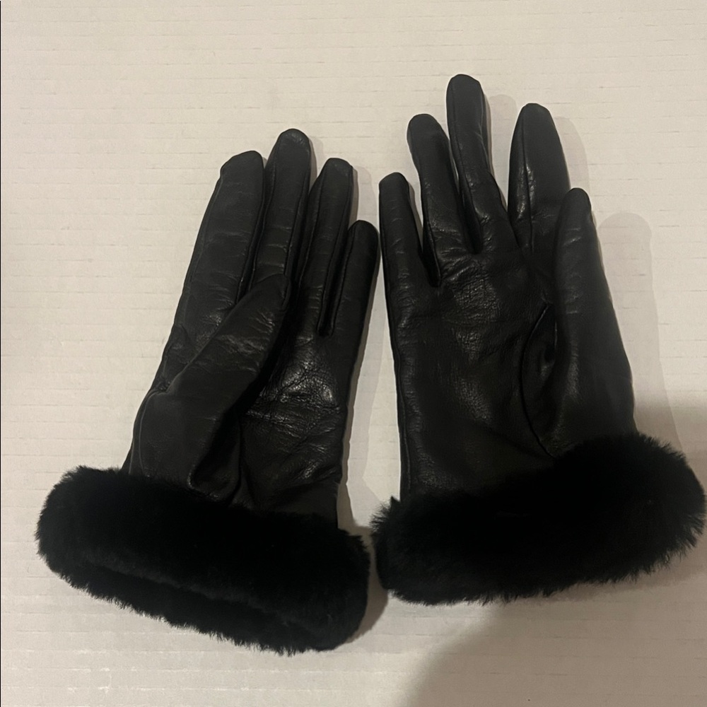 Black Leather Gloves with soft shearling Trim